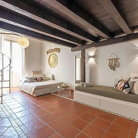 Old Town Loft M8 *