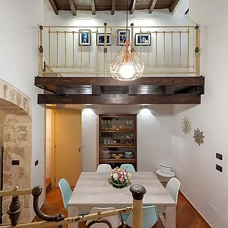 Old Town Loft M8 Hotel 4*