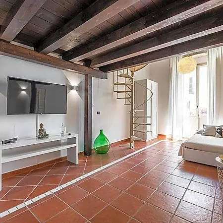 Old Town Loft M8 Hotell 4*