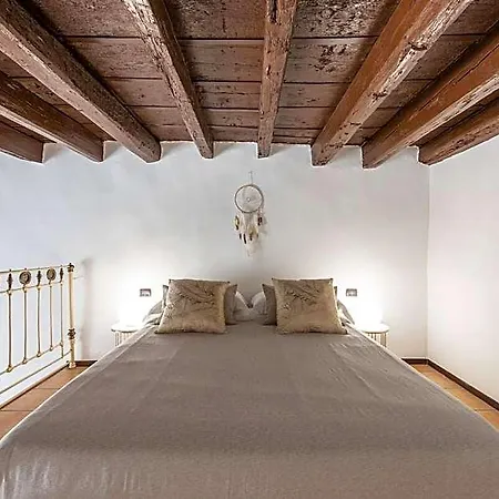 Old Town Loft M8 *